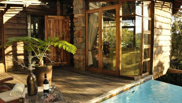 Tsala Treetop Lodge - Terrasse und Pool einer Villa Tsala Treetop Lodge - Terrasse und Pool einer